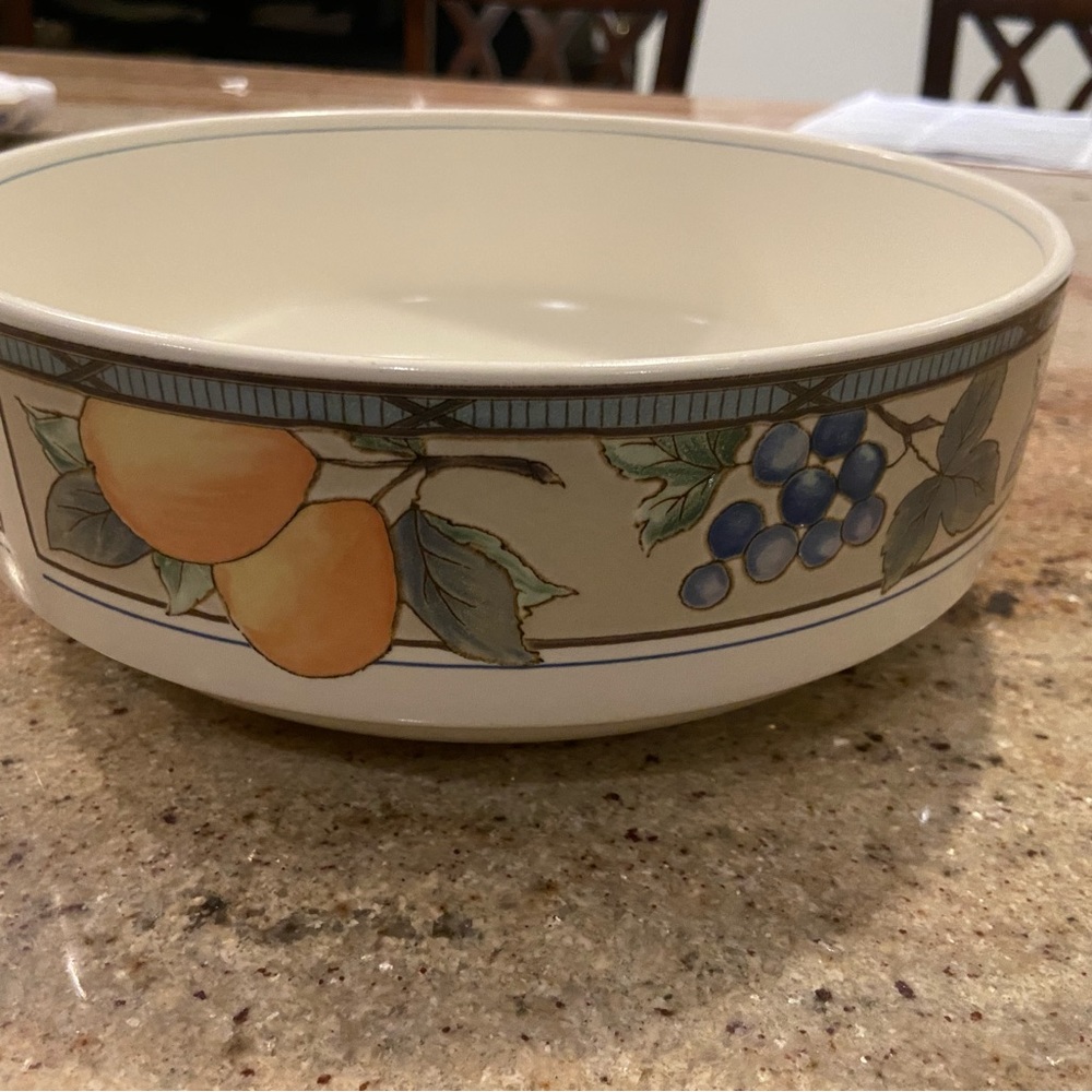 Mikasa salad bowl